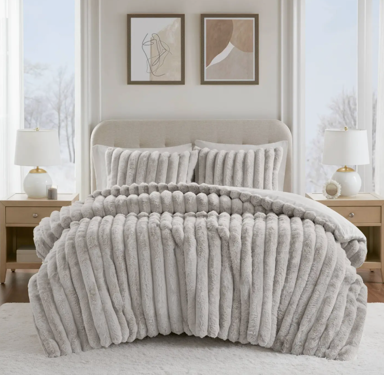 3 Piece Ultra Soft Faux Fur Ribbed Comforter Set